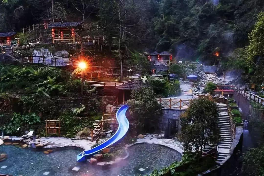 史上“最深情”情侣，死前一吻持续了2800年，打动考古学家
